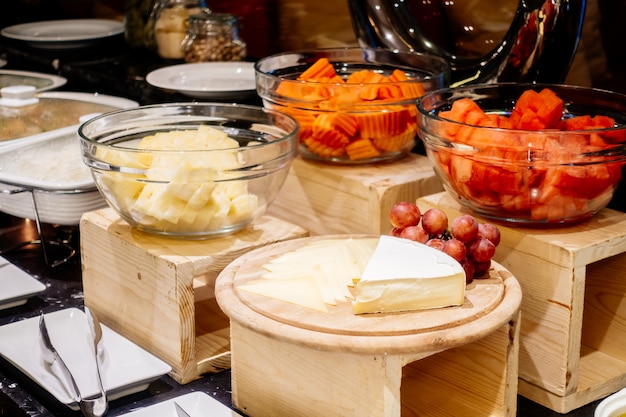 buffet-catering_74190-2051